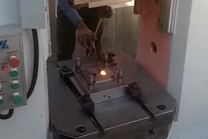 伺服螺旋壓力機 伺服螺旋壓力機